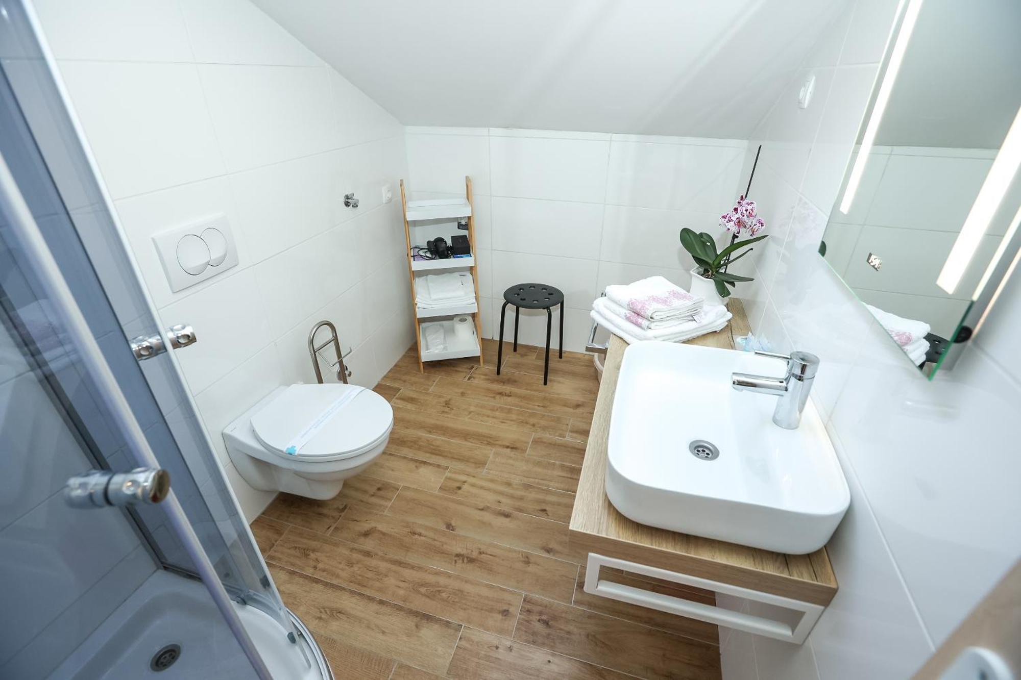 Z&A Studio Apartment With Parking โบชาวา ภายนอก รูปภาพ