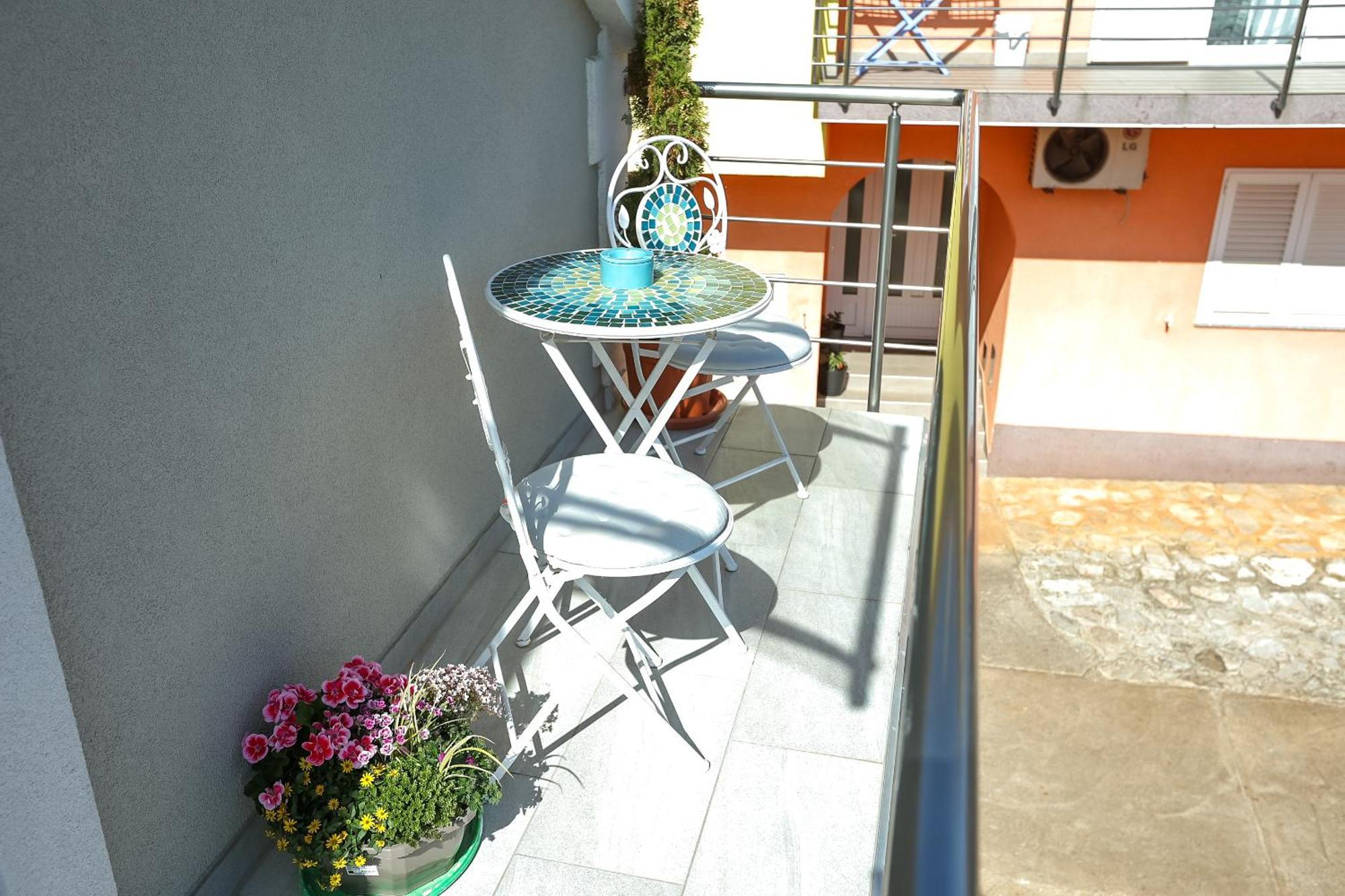 Z&A Studio Apartment With Parking โบชาวา ภายนอก รูปภาพ